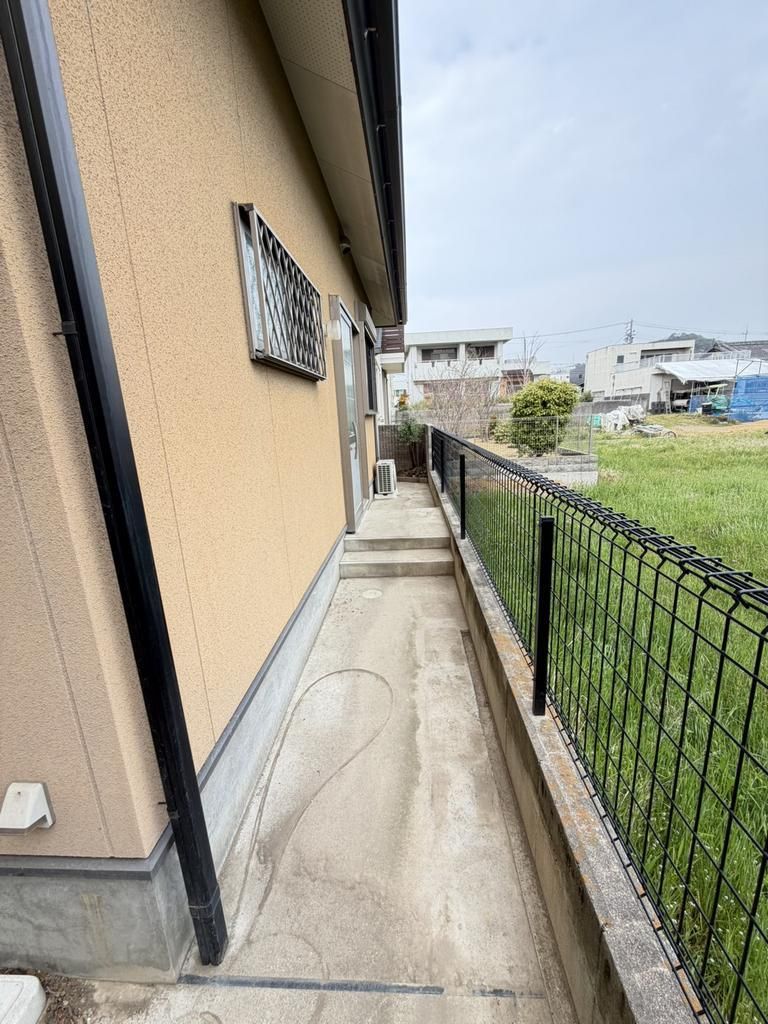 3LDK Single-Story House for Sale in Wakayama City - Image 1