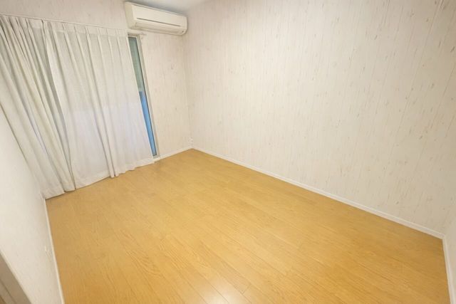 3SLDK Detached House in Taisho Ward, Osaka | 107.79 sqm - Thumbnail 2