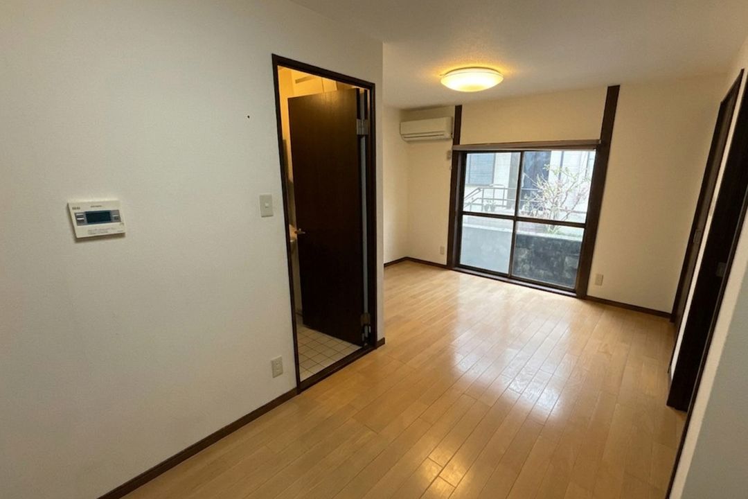 2DK Detached House for Sale in Nishinomiya, Hyogo - 19 min to Koshien-guchi - Thumbnail 4