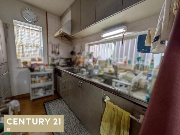 4LDK House for Sale in Iwade City, Wakayama Prefecture - Thumbnail 3