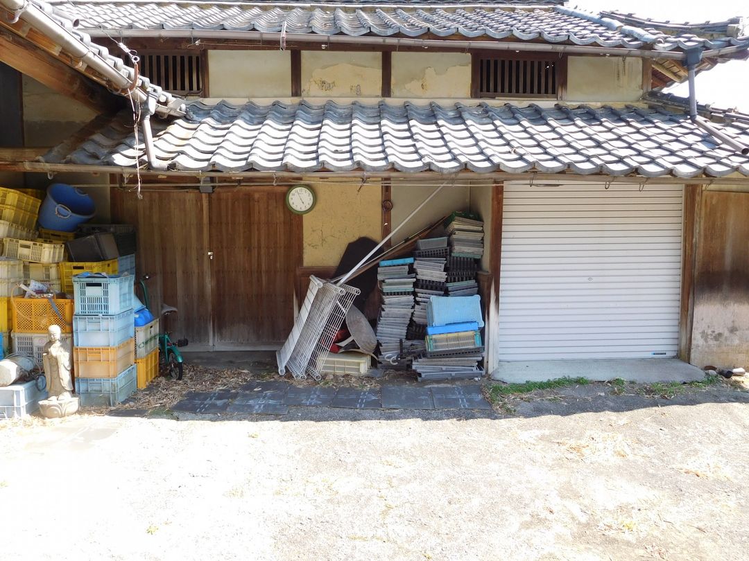 10SLDK Traditional House for Sale in Tōon, Ehime with Large Land - Thumbnail 2