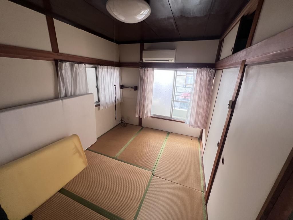 2LDK Wooden House for Sale in Yao, Osaka - Move-in Ready - Thumbnail 4