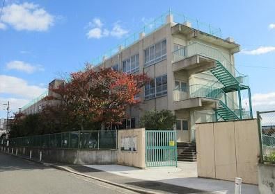 4DK Steel House for Sale in Higashi-Osaka, Near Yato Station - Thumbnail 3