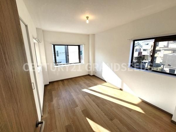 4LDK Renovated House in Takatsuki, Osaka - 129.10 sqm - Thumbnail 2