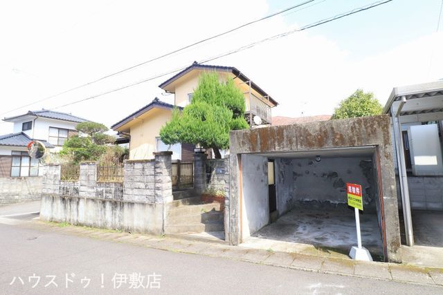 4DK House for Sale in Ijuin-cho, Hioki City, Kagoshima - Thumbnail 2