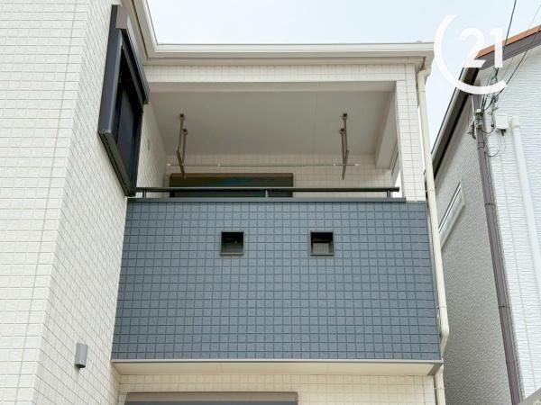 Modern 4LDK House for Sale in Taisho Ward, Osaka - Thumbnail 3
