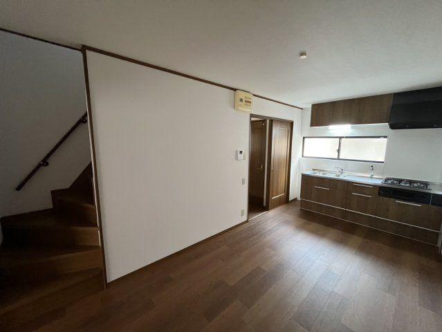 4LDK Steel House for Sale Near Yato Station, Higashiosaka - Thumbnail 2