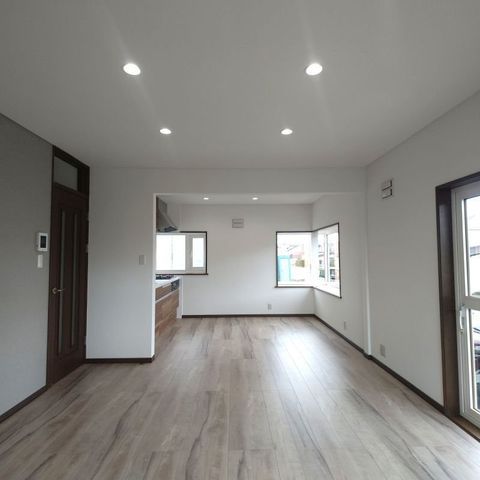 Renovated 4LDK Corner House in Tomakomai, Hokkaido - Thumbnail 2