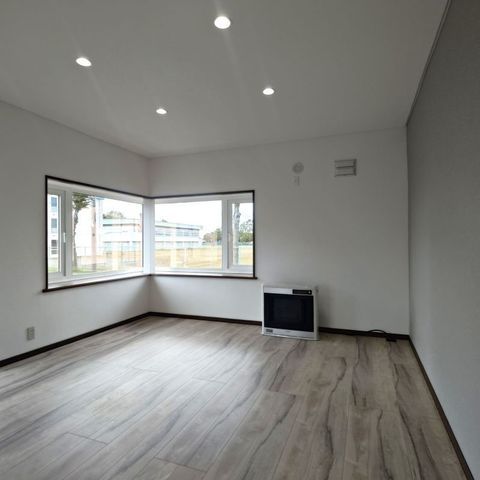 Renovated 4LDK Corner House in Tomakomai, Hokkaido - Thumbnail 4