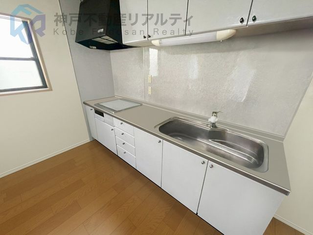 4LDK Detached House for Sale in Shinyodai, Kobe - Thumbnail 4