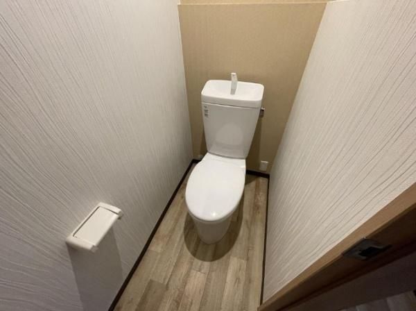 1975 2LDK House for Sale in Daito City, Osaka - Thumbnail 4