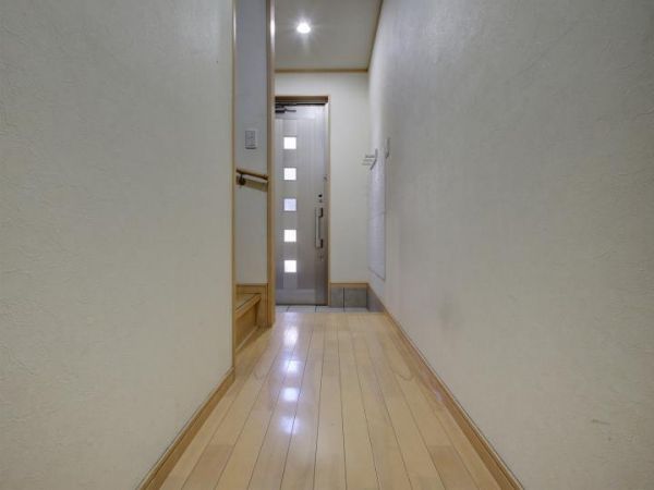 Renovated 3SLDK Steel House Near Yata Station, Osaka - Thumbnail 2