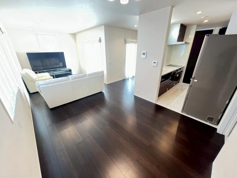 Modern 4LDK House with Solar in Izumi City, Osaka - Thumbnail 3