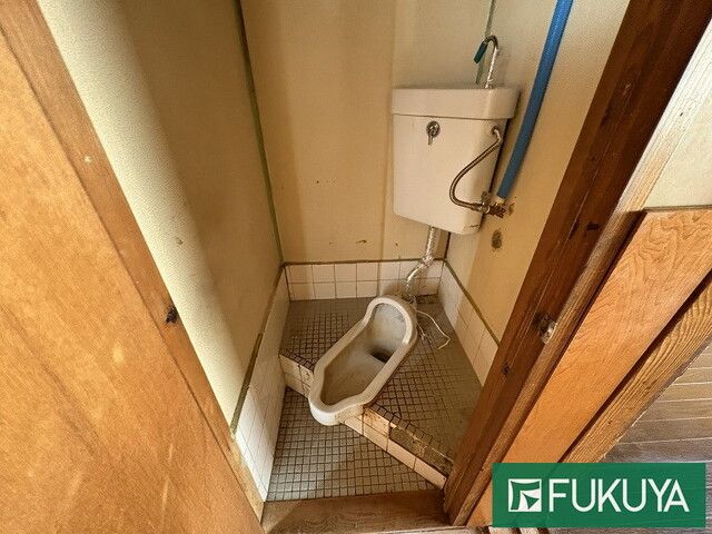 Corner House with Shop Space for Sale in Kobe's Nada Ward - Thumbnail 4