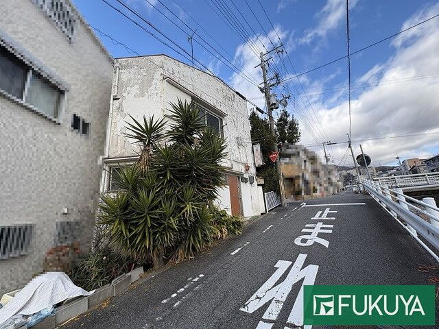 Corner House with Shop Space for Sale in Kobe's Nada Ward - Thumbnail 3