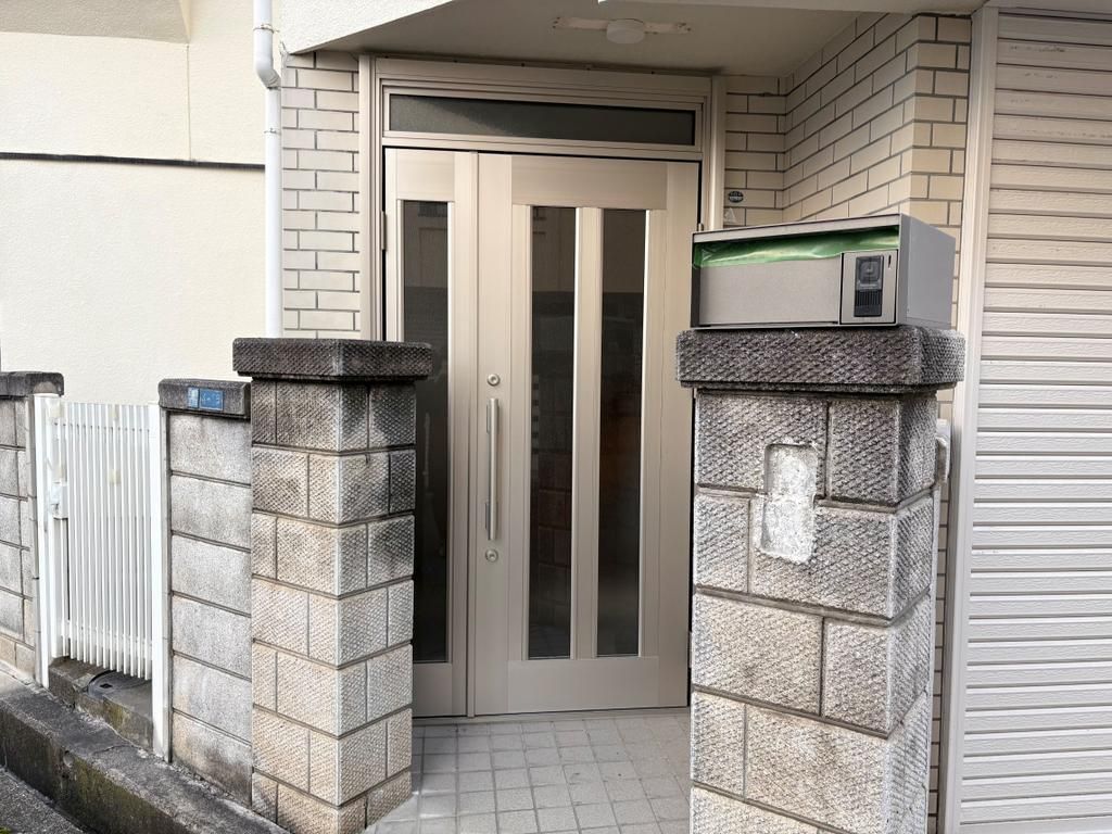 Renovated 5LDK Corner Lot House in Shijonawate, Osaka - Thumbnail 3