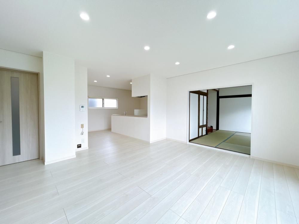 Renovated 5-Bedroom House for Sale in Mikasa, Hokkaido - Thumbnail 4