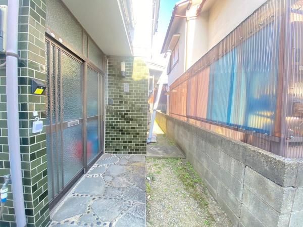 4DK Detached House for Sale in Nozaki, Wakayama City - Thumbnail 2