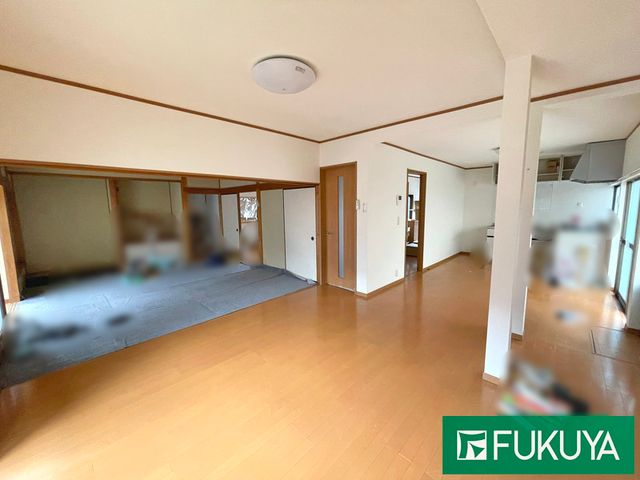 5LDK Renovated House with Parking for 4 in Himeji, Hyogo - Thumbnail 4