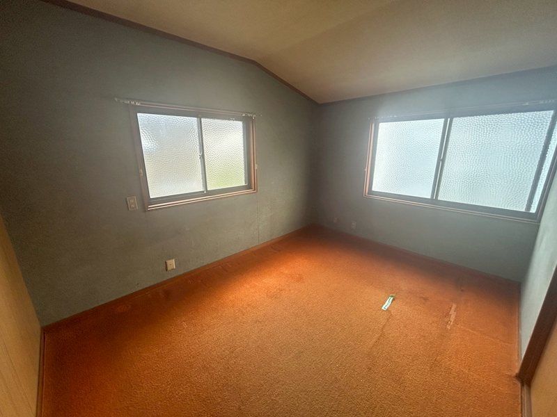 4LDK Detached House for Sale in Toyonaka, Osaka | Near Momoyamadai Station - Thumbnail 4