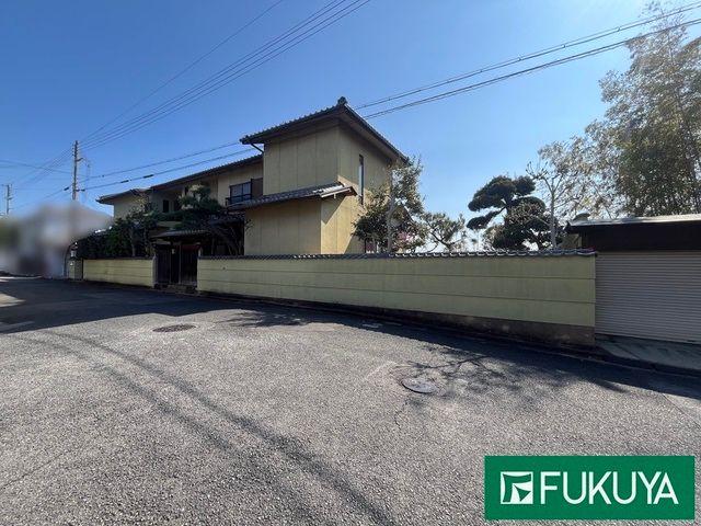 6SLDK Detached House for Sale in Gakuen Midorigaoka, Nara - Image 1