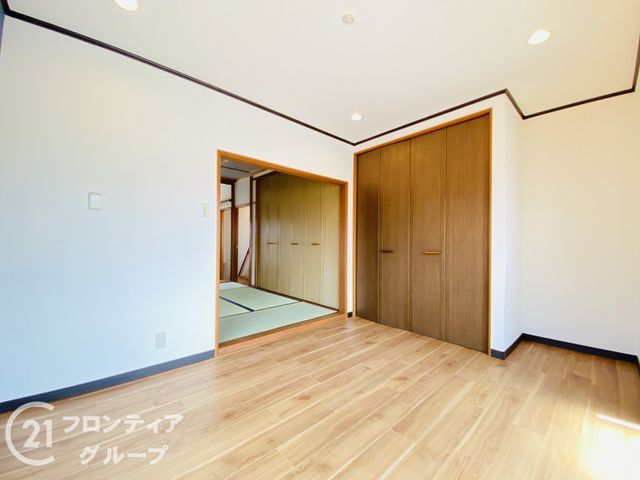 4LDK House for Sale in Kadoma City, Osaka - 129 sqm - Thumbnail 3