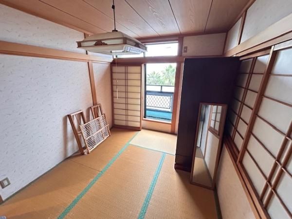 5LDK Detached House with Views in Suita, Osaka - Thumbnail 2