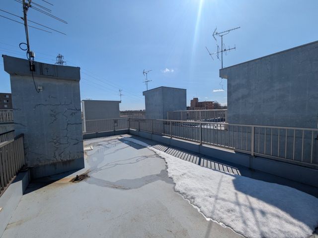 4LDK Reinforced Concrete Home in Sapporo's Shiroishi Ward - Thumbnail 2