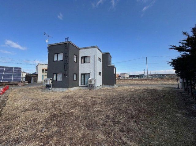5LDK Two-Generation House for Sale in Tomakomai, Hokkaido - Thumbnail 4