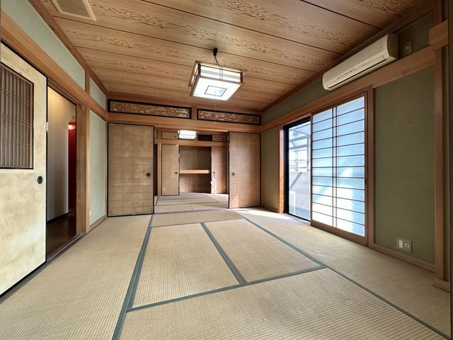 6LDK Steel-Frame House with Home Elevator in Habikino, Osaka - Thumbnail 3