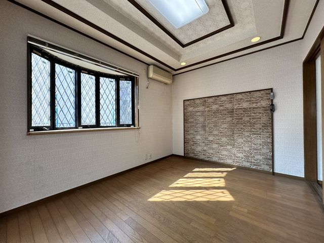 6LDK Steel-Frame House with Home Elevator in Habikino, Osaka - Thumbnail 2