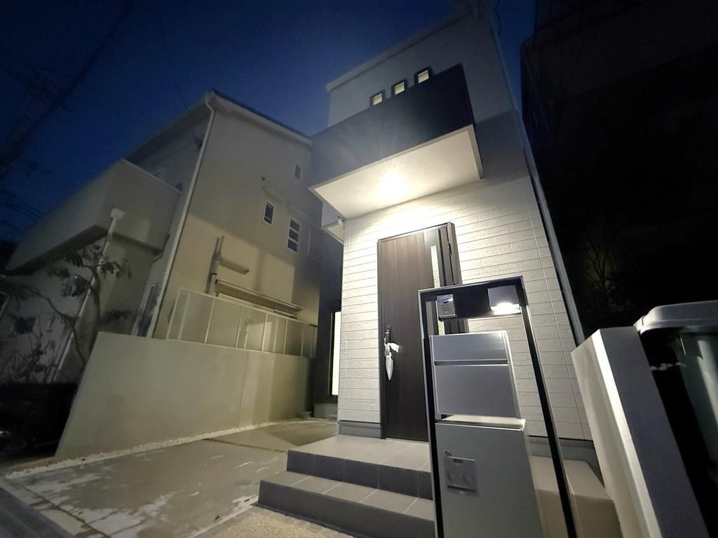 3LDK Detached House for Sale in Yao City Osaka - Thumbnail 2