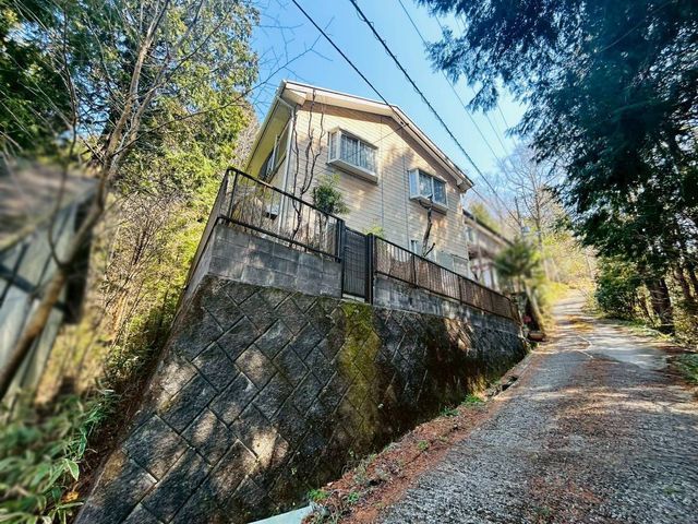 4LDK Detached House with Garden in Tranquil Nara Forest - Thumbnail 4