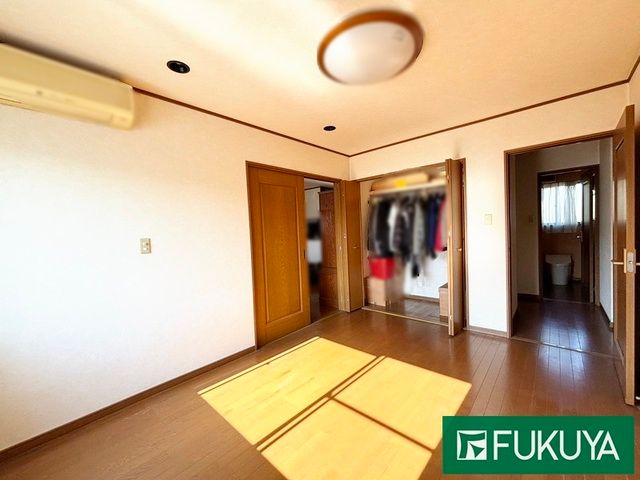 4LDK Two-Generation House for Sale in Sakai, Osaka - Thumbnail 4