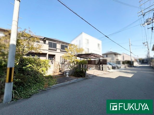 4LDK Two-Generation House for Sale in Sakai, Osaka - Thumbnail 2