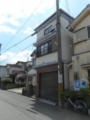 5DK Detached House for Sale in Wakayama City, 82.78 sqm - Thumbnail 2