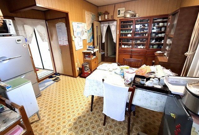 Spacious 7DK Detached House on 259sqm Land in Kamigori, Hyogo - Thumbnail 2