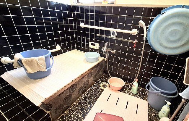 Spacious 7DK Detached House on 259sqm Land in Kamigori, Hyogo - Thumbnail 3