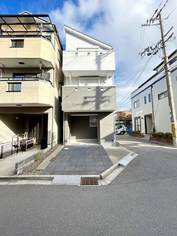 3LDK Corner House for Sale near Takatsuki Station, Osaka - Thumbnail 2