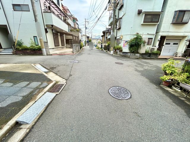 3LDK Corner House for Sale near Takatsuki Station, Osaka - Thumbnail 3