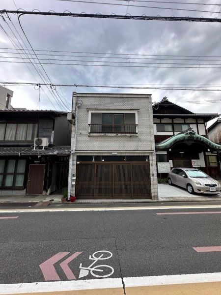 Historic 7SLDK House for Sale in Shimogyo-ku, Kyoto - Thumbnail 2