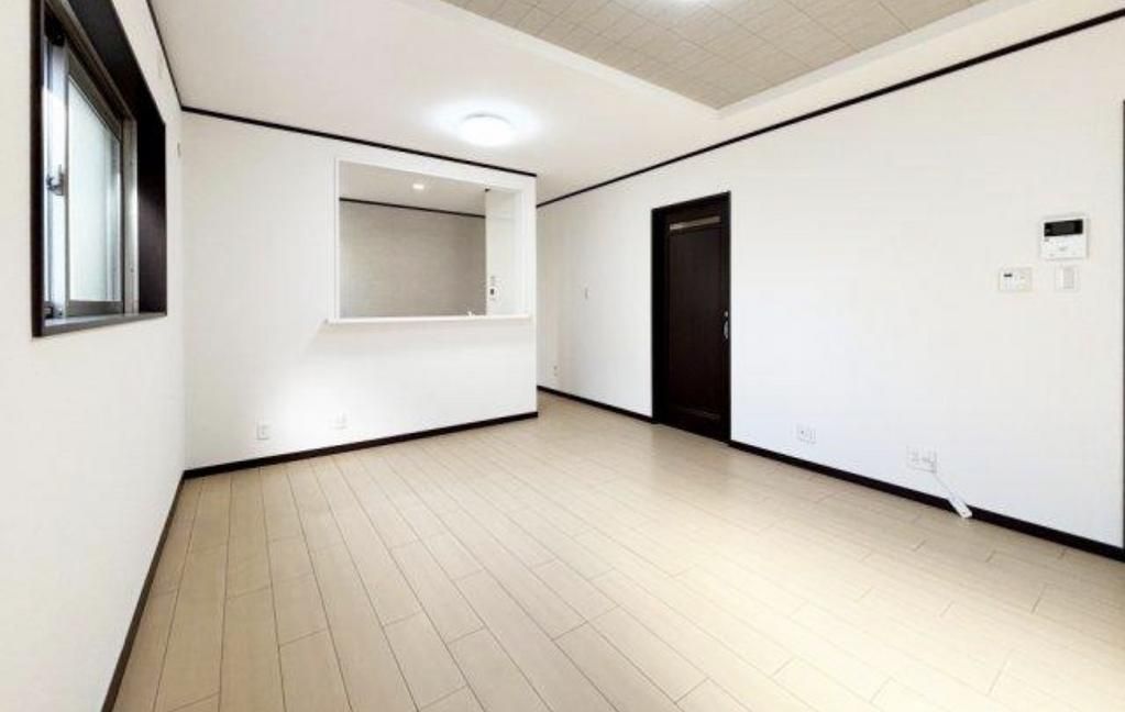 Renovated 4LDK House for Sale in Amagasaki, Hyogo - Thumbnail 3