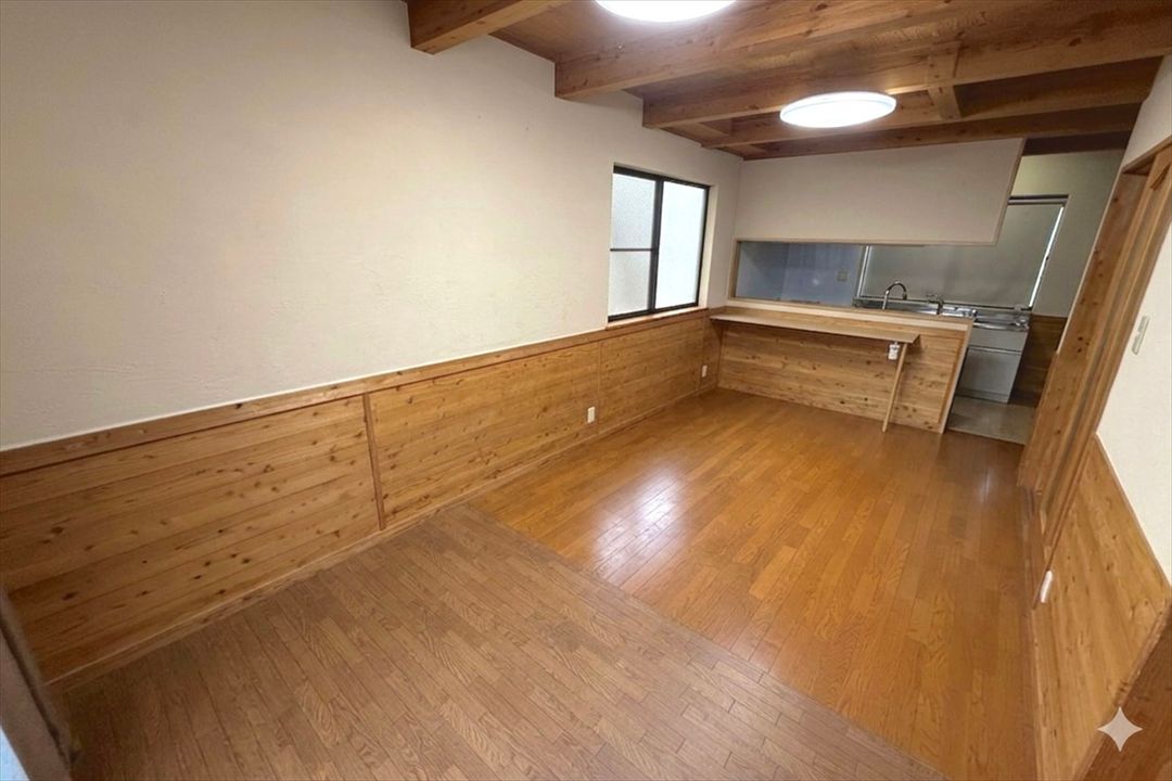 3LDK Detached House for Sale in Suita, Osaka - 2 Min Walk to Station - Thumbnail 2