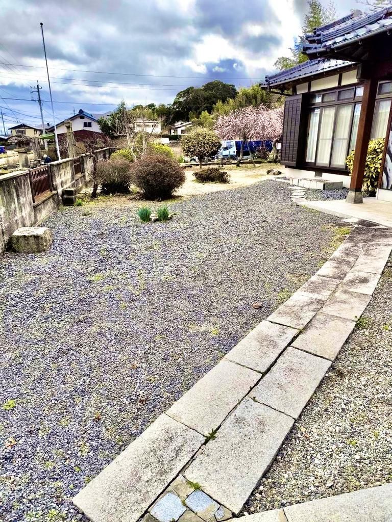 95-Year-Old 9DK House with Warehouse & Field in Hofu, Yamaguchi - Thumbnail 2