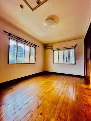 2LDK House for Sale in Ukyo-ku, Kyoto Near Sannomiya Station - Thumbnail 2
