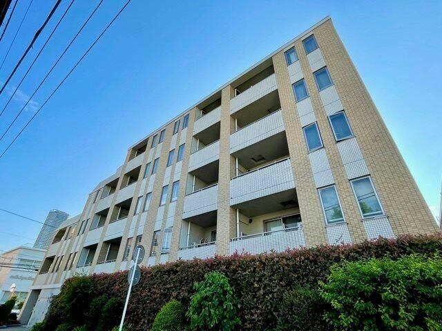 Louvre Kawasaki Nakamaruko Sankan Apartment in Nakahara Ward - Thumbnail 2