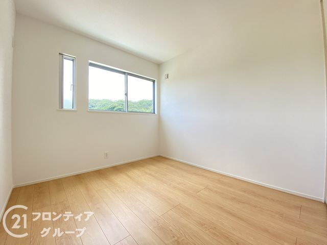 New 3LDK House in Himeji with 2 Parking Spaces | Modern Design - Thumbnail 4