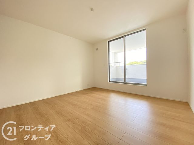 New 3LDK House in Himeji with 2 Parking Spaces | Modern Design - Thumbnail 3