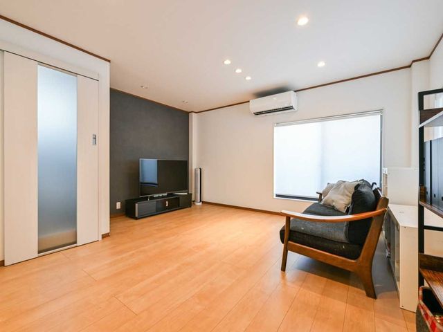 Renovated 4LDK Steel House near Toyonaka Station, Osaka - Thumbnail 4