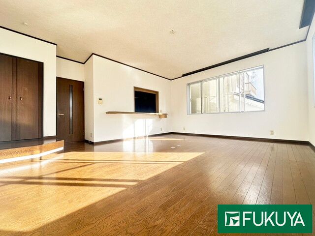 Renovated 4SLDK Steel-Frame House with Garage in Sakai, Osaka - Thumbnail 2